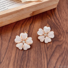New Fashion White Flower Earrings for Women Delicate Five-leaf Petal Earrings Wedding Party Party Valentine Day Gift Jewelry